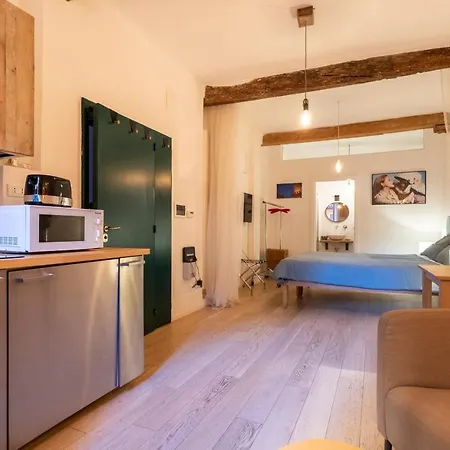 Lovely D'azeglio By Bologne